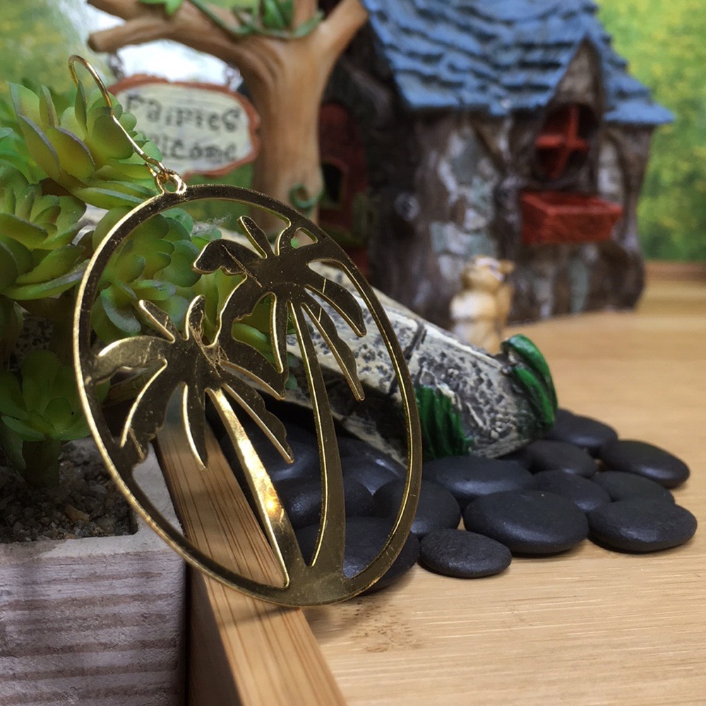 Palm Tree / Coconut Tree Earrings - Picture 5 of 12